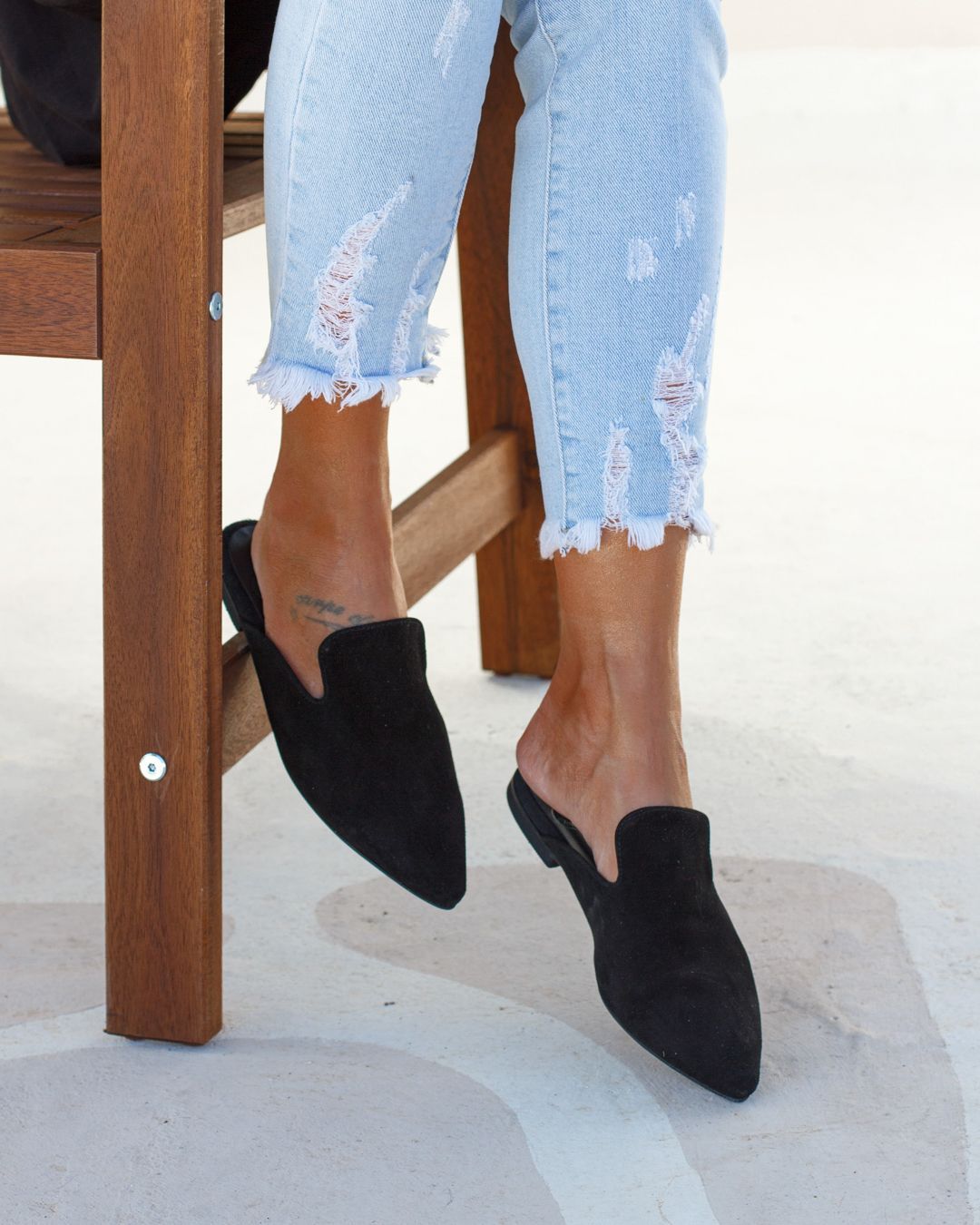 Loraine mules black